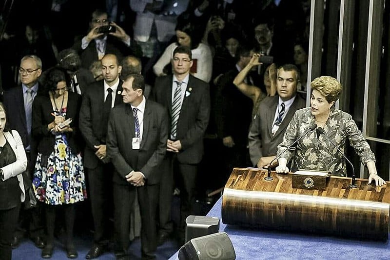 ''No passado, com as armas, e hoje, com a retórica jurídica, pretendem novamente atentar contra a democracia e contra o Estado do Direito,'' afirma ex-presidenta