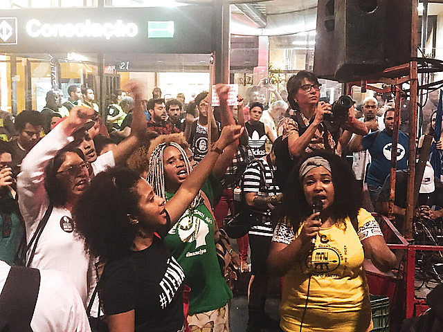 La protesta fue convocada después de que el nombre de Jair Bolsonaro (PSL) fue citado en la investigación del asesinato de la concejala