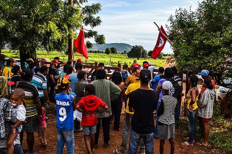Ocupação foi na madrugada desta segunda-feira (16)
