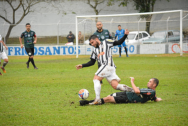 Iguaçu fechou 3ª rodada com empate, na estreia de novos jogadores
