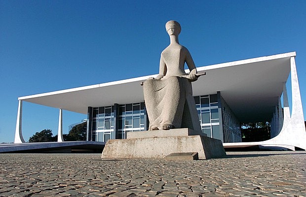 Mesmo sem reajuste, ministros do Supremo ganham cinco vezes mais que colegas europeus