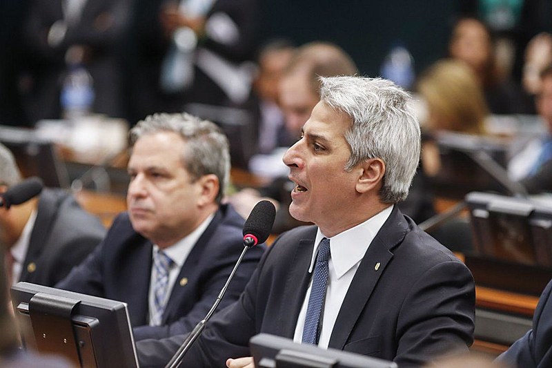 Em nova sessão, comissão que avalia reforma iniciou debate sobre parecer da proposta nesta quinta (13)