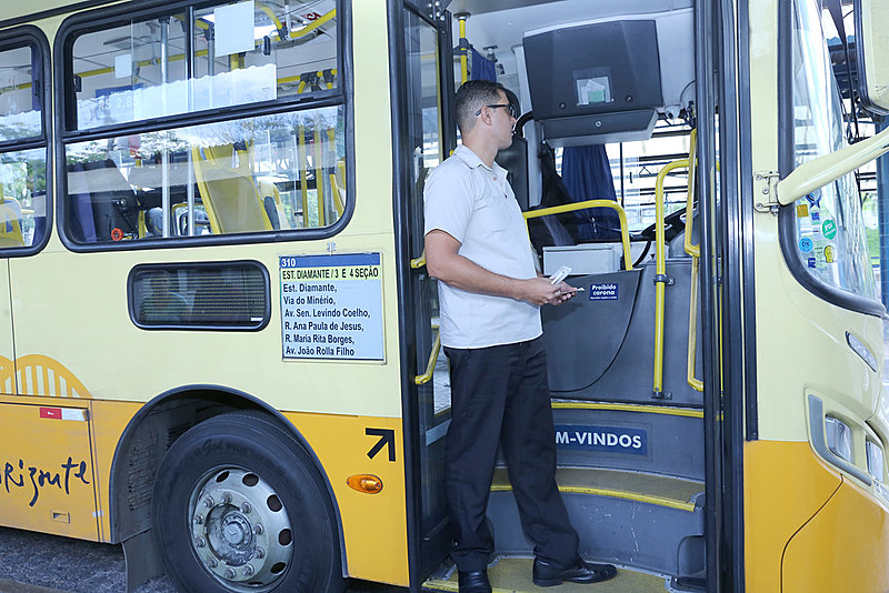 Mais de 3.500 trabalhadores do transporte perderam audição por causa do barulho dos ônibus