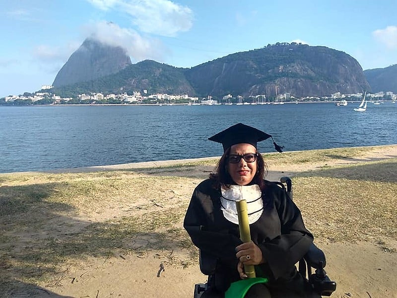 A estudante Neuzenir afirma que valor integral do benefício mal cobre as despesas básicas; com redução seria inviável