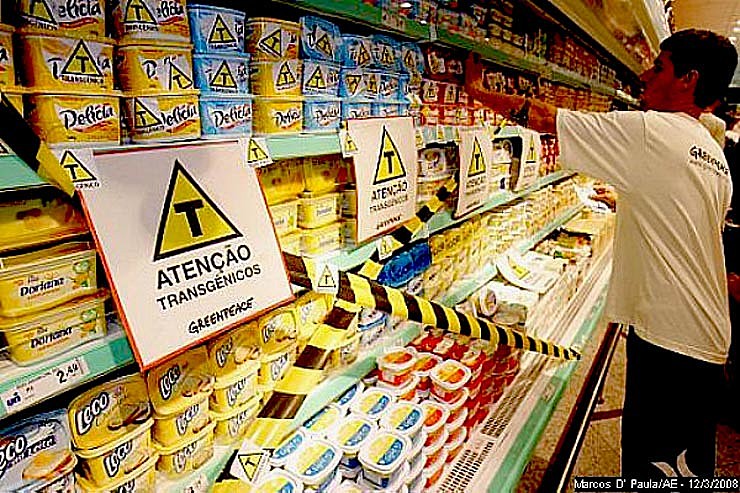 As embalagens deverão conter a informação “produzido com agrotóxico”.