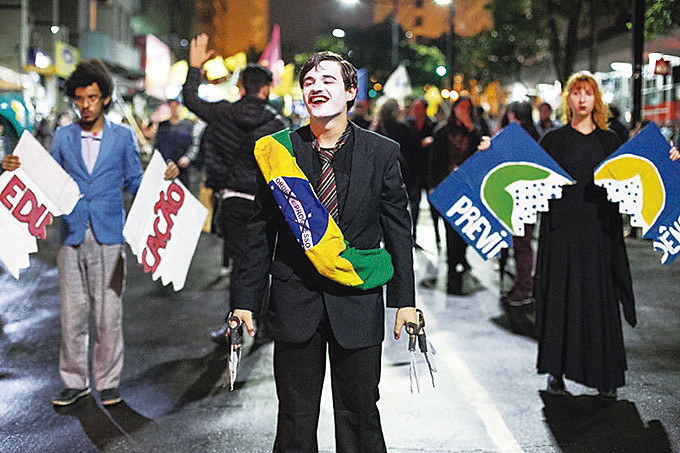 O bom humor é uma das características das mobilizações dos jovens pelo país