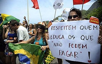 Professores lutam a três anos por reajuste salarial e governo paulista nega qualquer tentativa de aumento