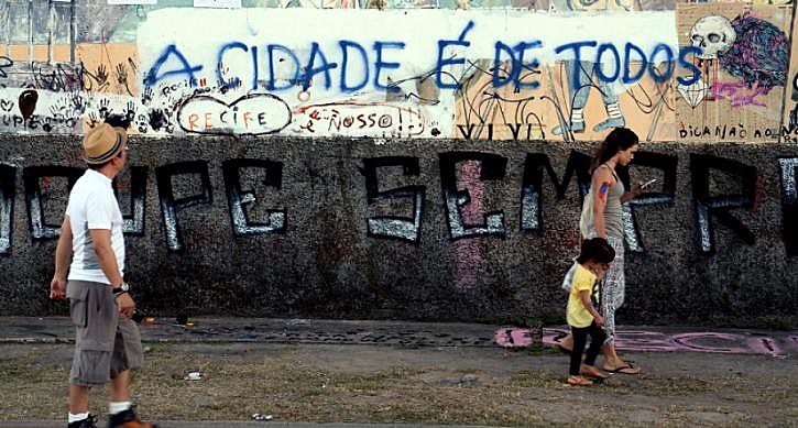 "O povo vive nas cidades, sem fazer parte delas", disse Florestan Fernandes