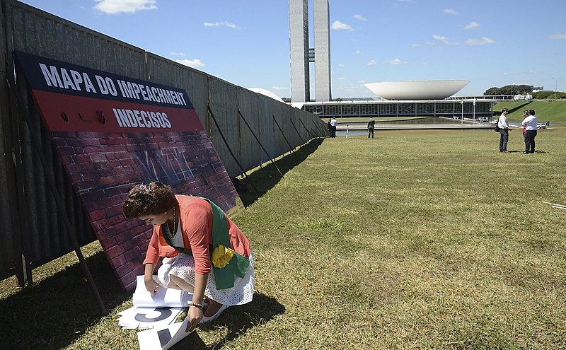 Movimentos criticam a construção de muro na Esplanada dos Ministérios