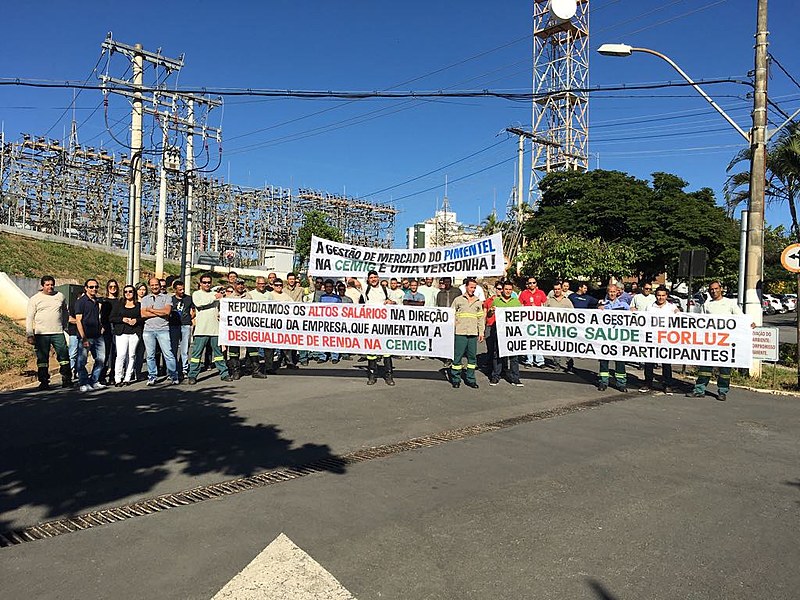 Ato em Montes Claros pelo resgate do caráter público da estatal mineira