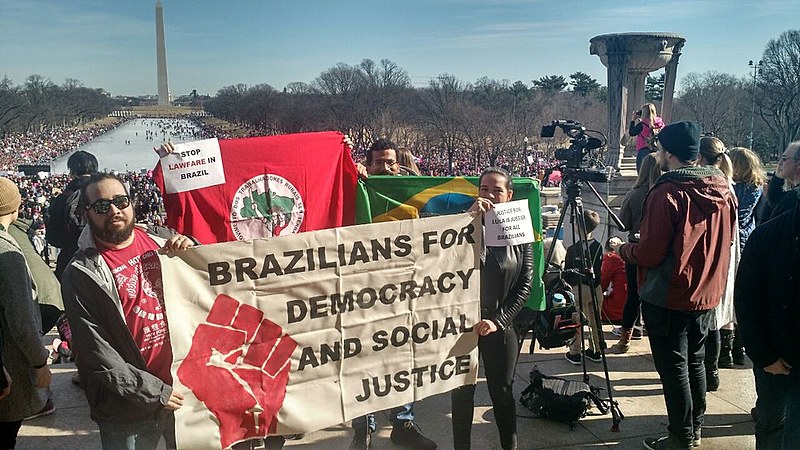 Intervenção em ato na cidade de Washington, nos Estados Unidos, nesse sábado (20)