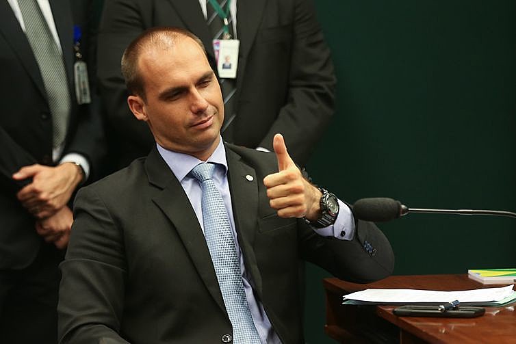 Flávio Bolsonaro teria sido protegido pelo ex-juiz Sergio Moro.