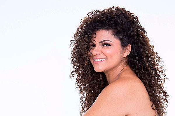A cantora e compositora Khrystal é uma das referências da música potiguar