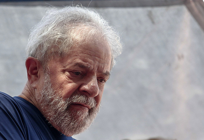 O ex-presidente Lula no dia 7 de abril, antes de apresentar-se à Polícia Federal