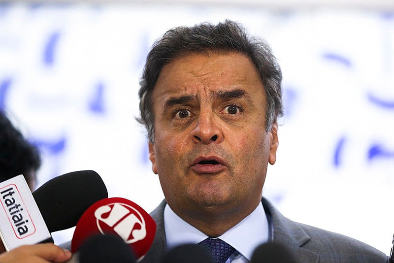 Senador Aécio Neves, mesmo com fortes indícios de corrupção, escapou da cadeia