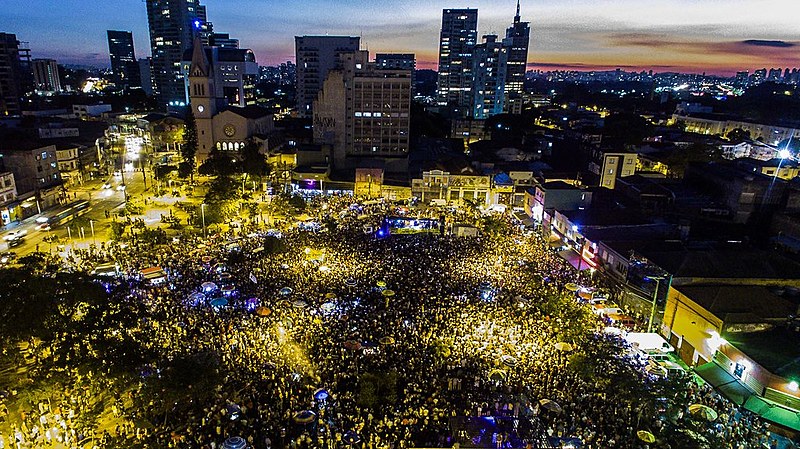 Ato cultural pelas "Direta Já" reúne mais se 100 mil pessoas em São Paulo