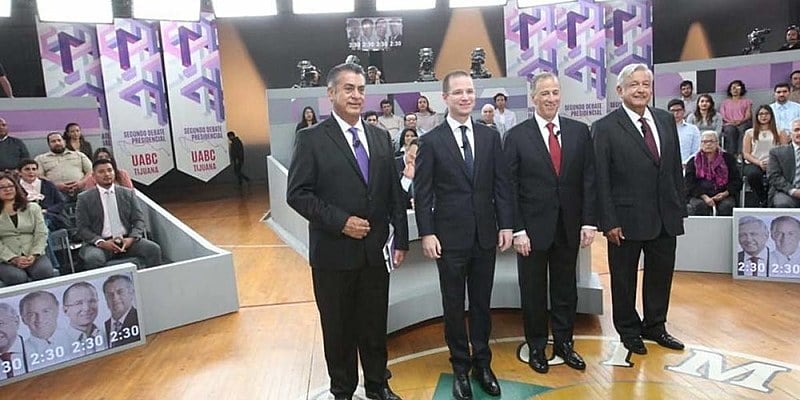 Candidatos a presidente disputam eleições em turno único de votação