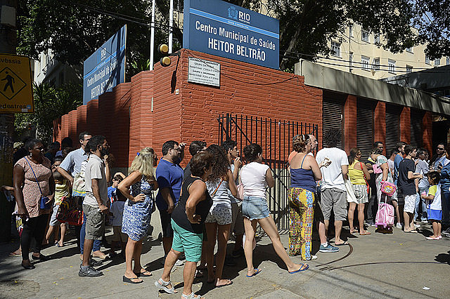 O clientelismo na administração pública brasileira ainda é utilizado para 'ordenar' a fila do sistema de saúde
