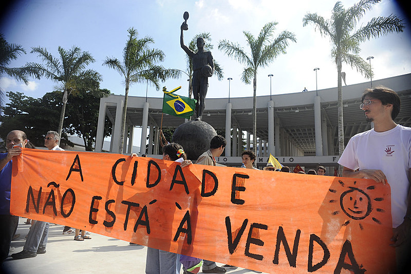 Durante a campanha presidencial de 2018, o então candidato Jair Bolsonaro (PSL) disse ser contrário à venda de terras para estrangeiros.