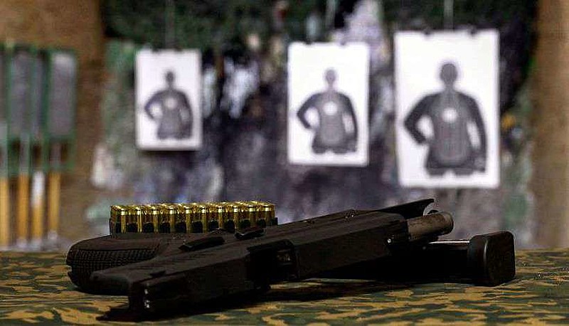 Bolsonaro assinou em 15 de janeiro um decreto que modifica as regras para obtenção de permissão para posse de armas no Brasil
