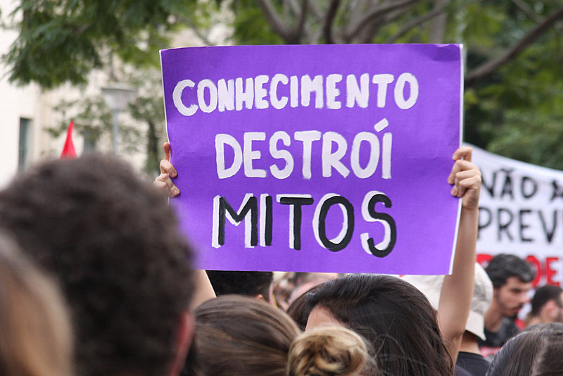 Em 2019, a defesa da educação tem acontecido nas ruas do país