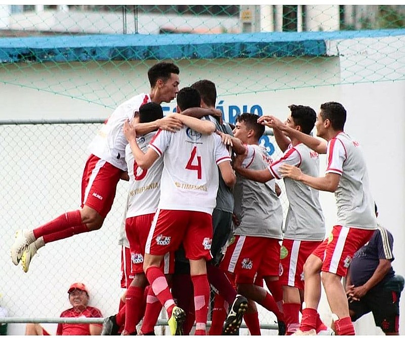 O Alvirrubro venceu o Real Sogima por 2 a 1 e garantiu vaga na semifinal do Campeonato Sub-17 de Dix-Sept Rosado.