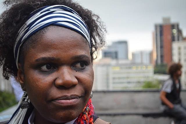 Mulher negra e da periferia, Tula encontrou refúgio na poesia