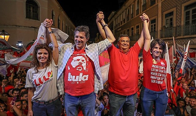 A presença dos candidatos do PT/PC do B levou às ruas milhares de pessoas de vários estados do nordeste