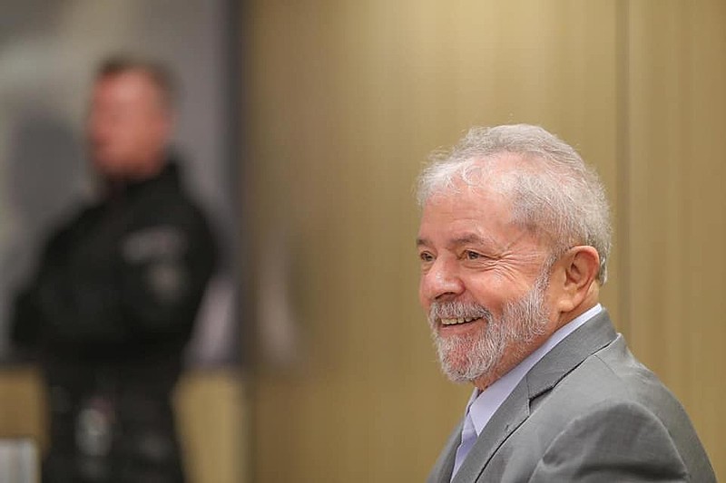 Ex-presidente passou mais de um ano proibido de dar entrevistas