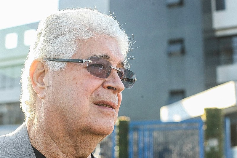 Senador Roberto Requião durante a visita da Comissão do Senado a Lula