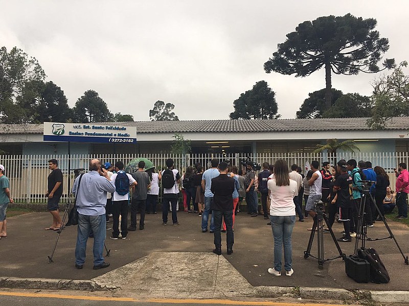 Após assembleia dos estudantes realizada no Colégio Estadual do Paraná (CEP), non fim da tarde, o movimento Ocupa Paraná publicou uma nota de solidariedade à família de Lucas Mota e contra o crescimento da onda de ódio e intolerância