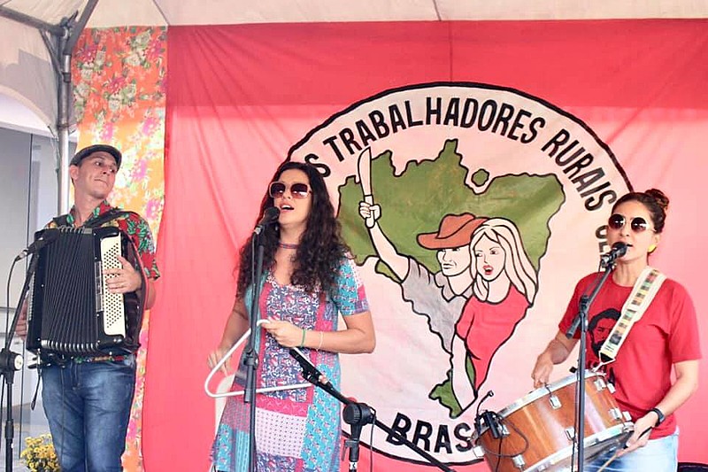 Celebração ocorre com um ato político seguido de uma noite cultural
