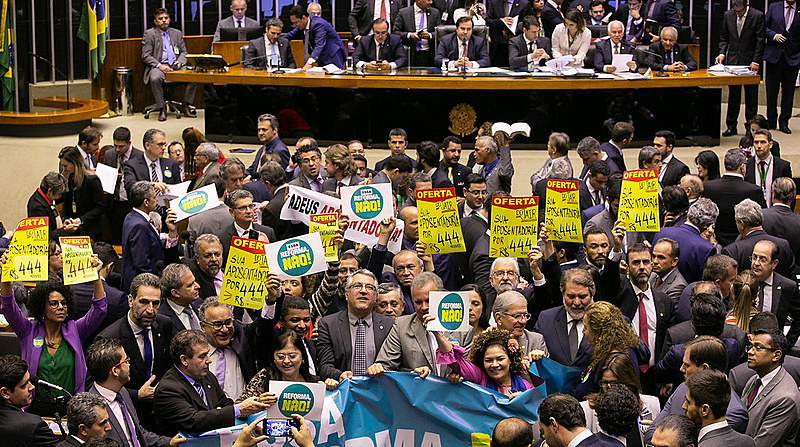Plenário da Câmara durante votação da PEC 6 no primeiro turno