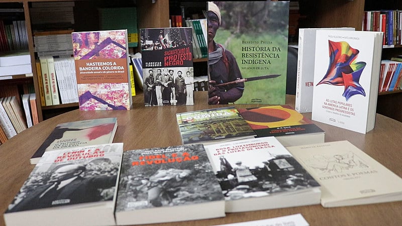 A editora Expressão Popular tem 20 anos e recentemente lançou o Clube do Livro e tem aumentado o número de assinantes.