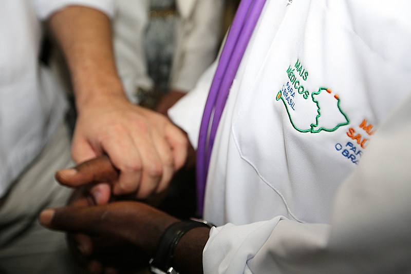 Estudo indica que 88% do total de médicos foram para rede de saúde de municípios com até 50 mil habitantes.