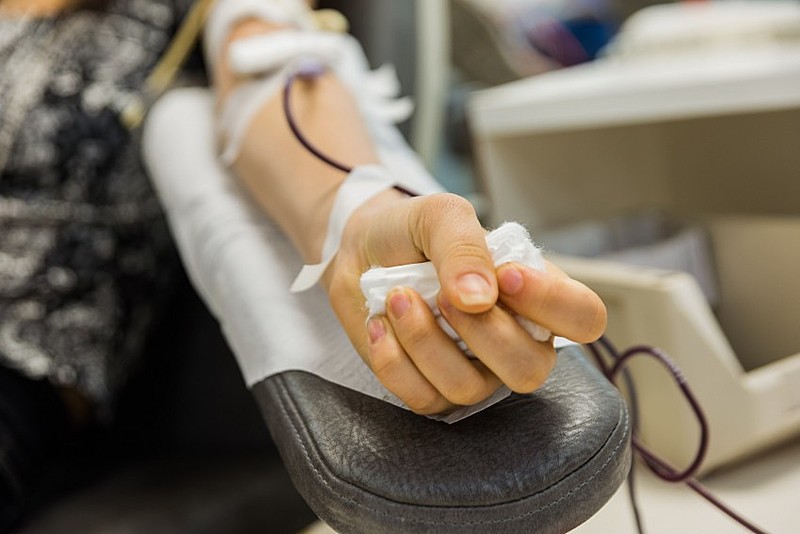 Doação de sangue restritiva à homossexuais é questionada há anos pelos movimentos LGBT