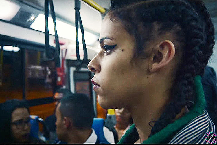 Para a artista visual Rosa Luz a batalha são duas, a começar por ser reconhecida como mulher transexual
