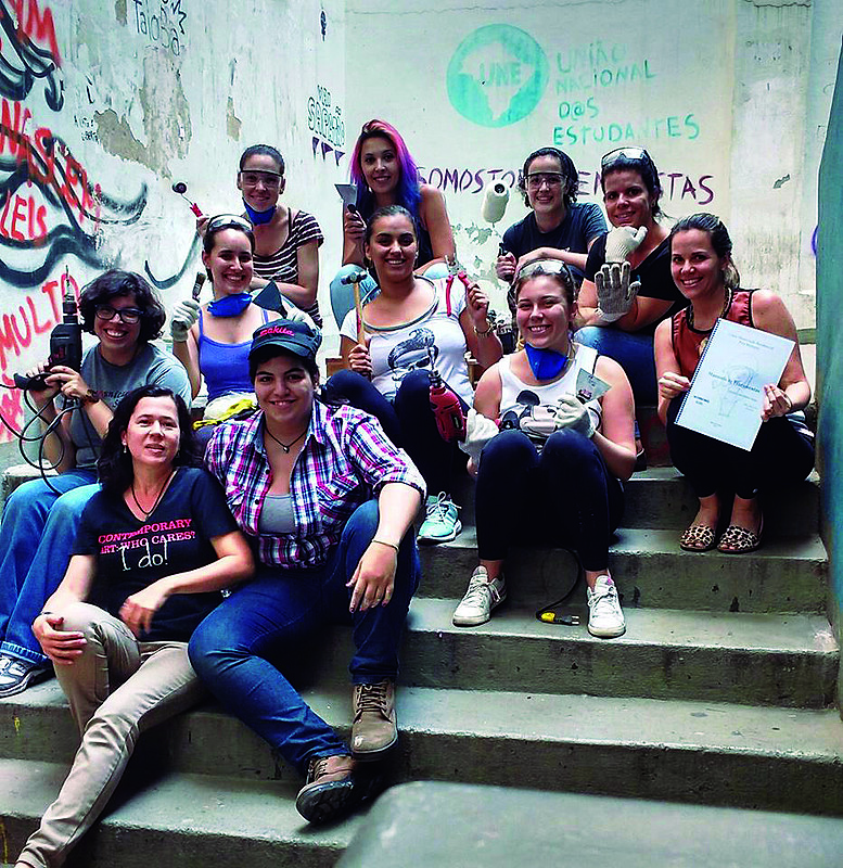 Segundo IBGE, salário das mulheres é 24% menor que dos homens