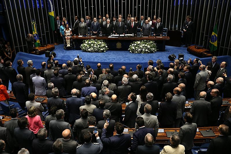 Novo governo terá de garantir quórum no plenário, já que a data é uma quinta-feira, logo após o feriado de Independência