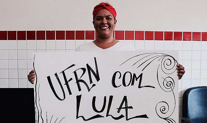 Sol participou do ato realizado pelo ex-presidente Luiz Inácio Lula da Silva na manhã desta segunda-feira (28)