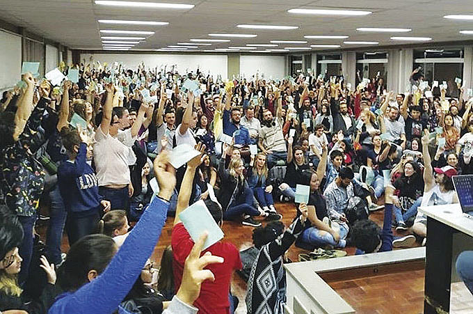 Comunidade universitária realiza assembleia em Chapecó, o maior campus da UFFS