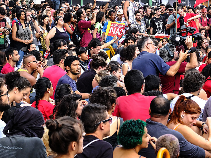 Manifestação contra o aumento da tarifa de ônibus “Movimento Passe Livre”, na Avenida Paulista