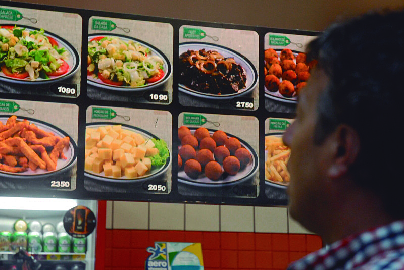 Classifica-se os alimentos em quatro tipos: os in natura, os minimamente processados, os processados e os ultraprocessados