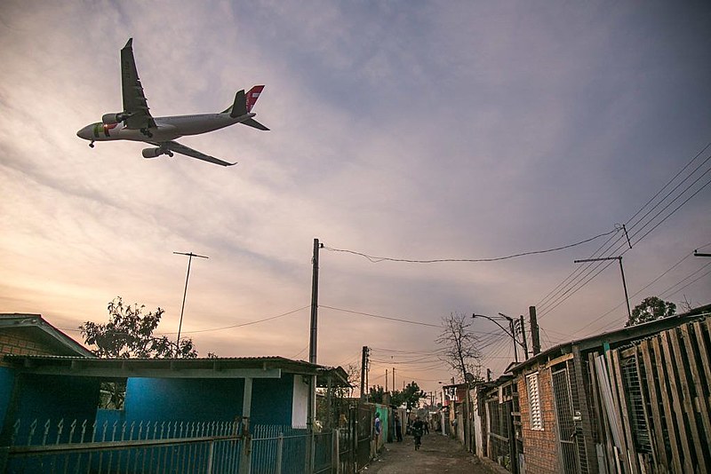 Área ocupada pelas famílias da Vila Nazaré há 50 anos está situada no trajeto de ampliação da pista do aeroporto Salgado Filho