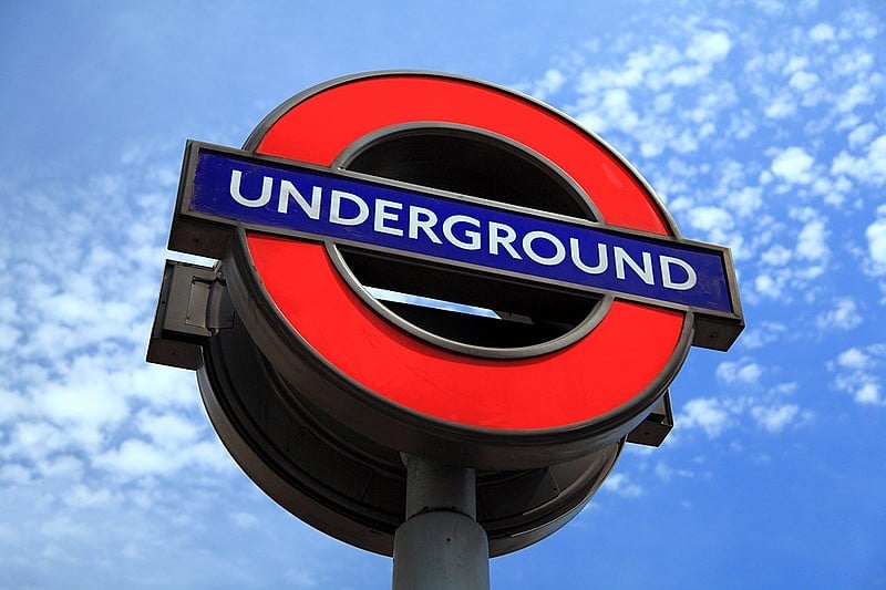 Em média 2,7 milhões de viagens são feitas por dia no metrô de Londres (London Underground)