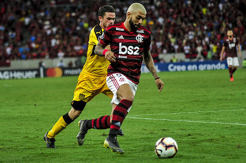 Expulsão de Gabigol prejudicou o Flamengo contra o Peñarol