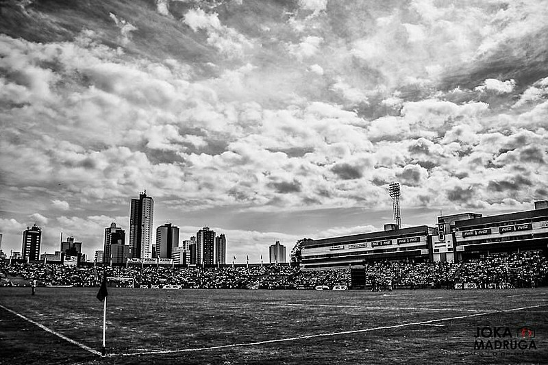 Estádio do Paraná Clube, durante a greve dos professores estaduais de 2015