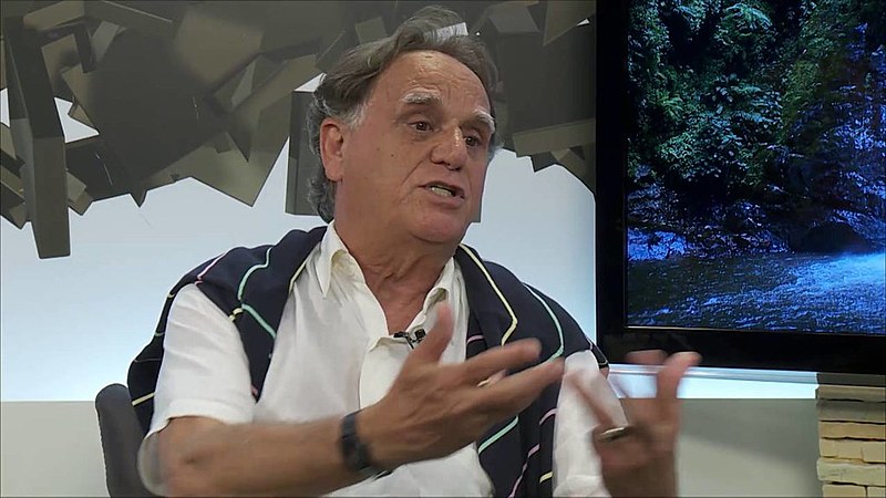"A população brasileira não está passiva, ela está desarmada, sem instrumentos de luta", diz geógrafo da UFF