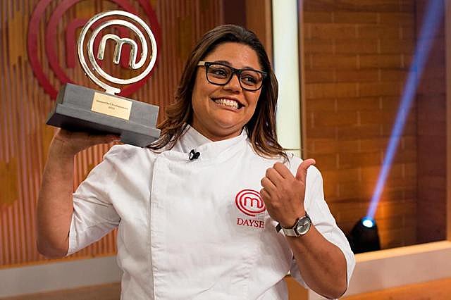 Dayse Paparoto derrotou Marcelo Verde na cozinha e se tornou a primeira campeã do MasterChef profissionais