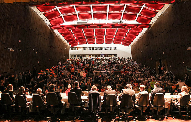 Audiência pública foi realizada no Teatro Dante Barone da Assembleia gaúcha, nessa segunda-feira (30)